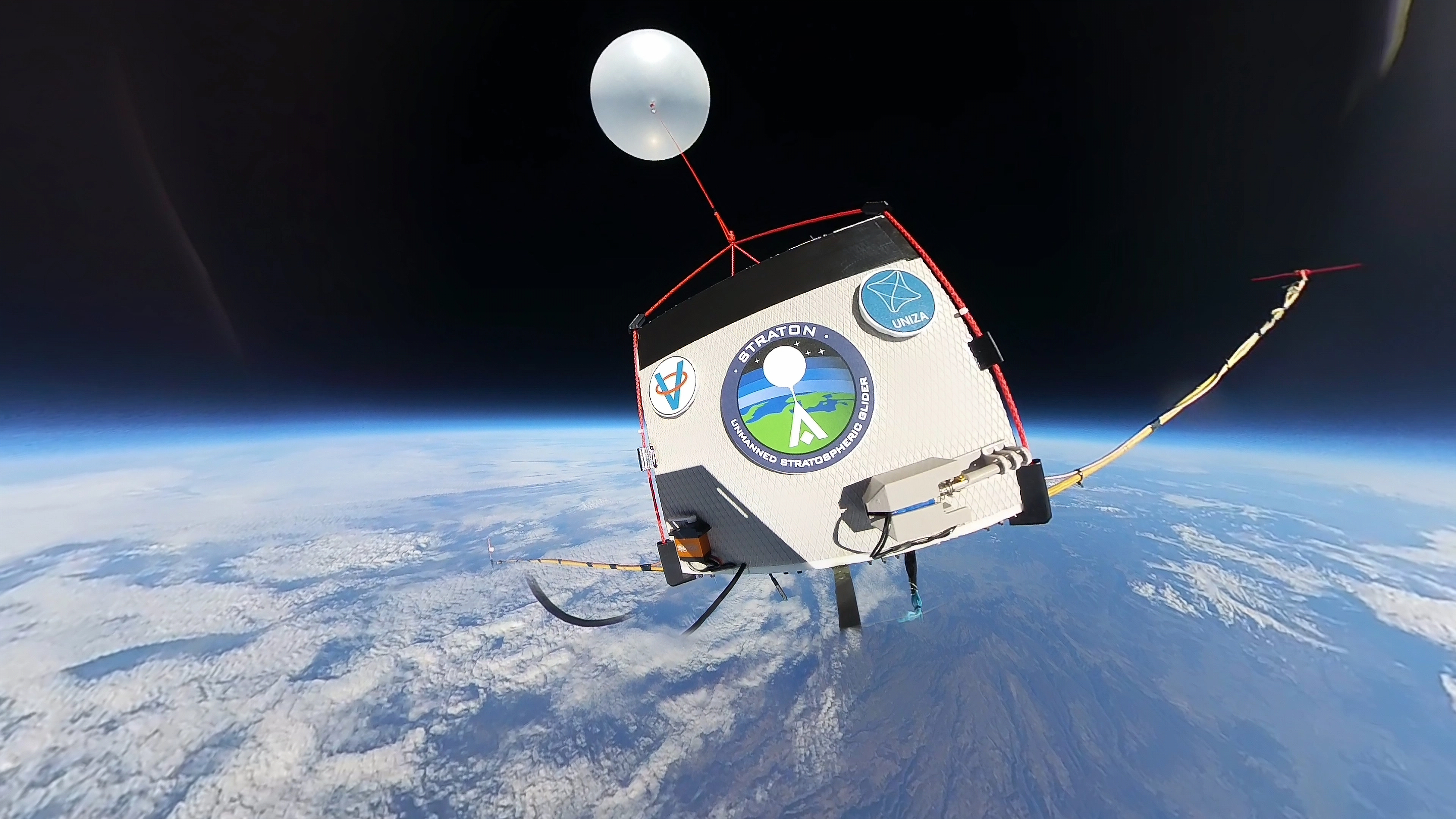 Stratospheric balloon launch