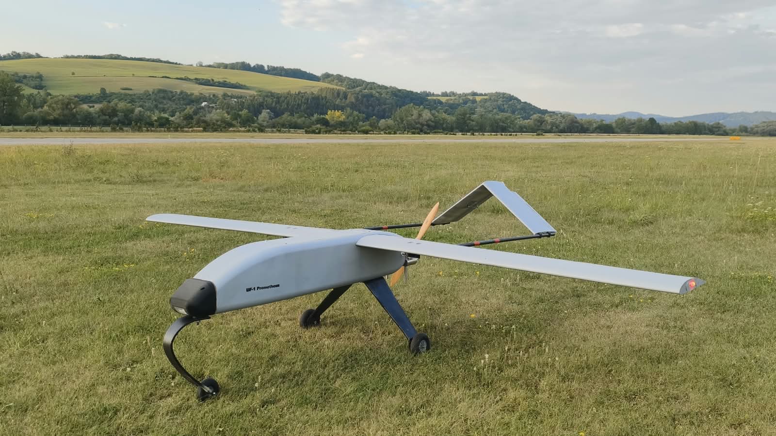Fixed-wing UAV